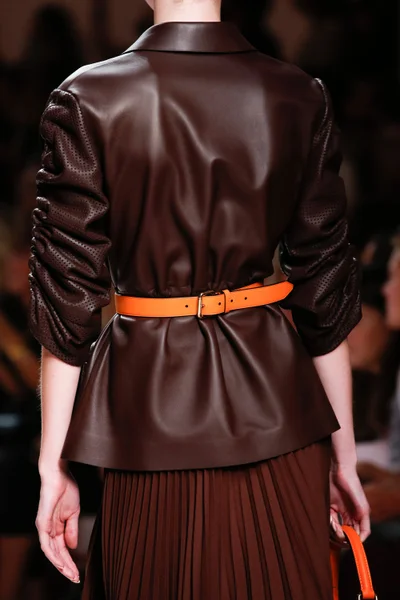 Look 38